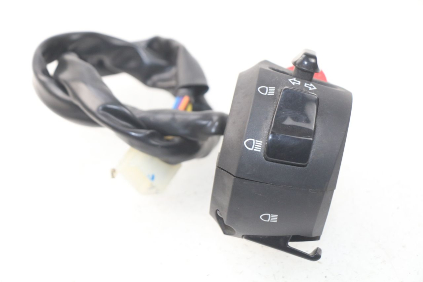 photo de LEFT SWITCH PEUGEOT METROPOLIS 400 (2017 - 2020)