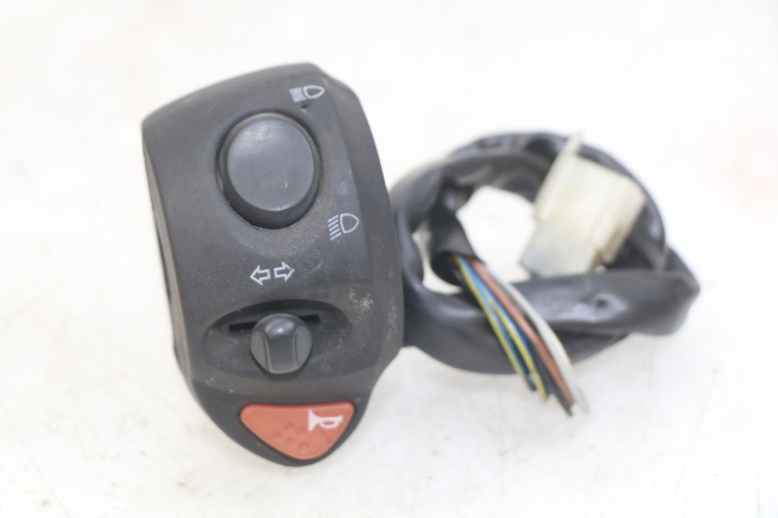 photo de LEFT HANDLEBAR SWITCH PEUGEOT SATELIS 125 (2010 - 2012)