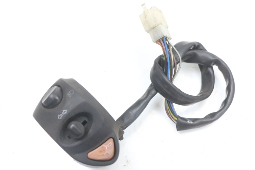 photo de LEFT HANDLEBAR SWITCH PEUGEOT SATELIS 125 (2010 - 2012)