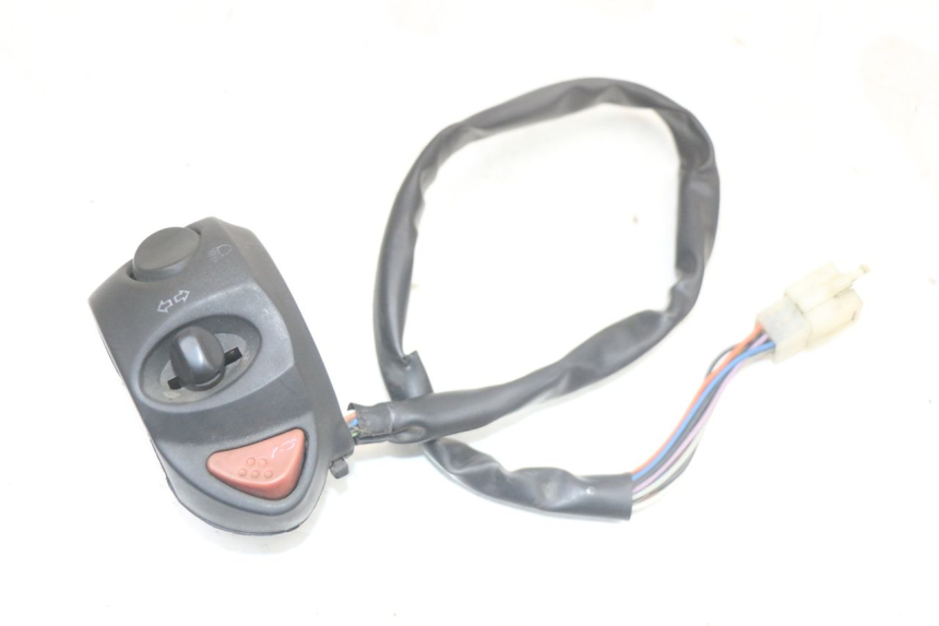 photo de LEFT HANDLEBAR SWITCH PEUGEOT SATELIS 125 (2010 - 2012)