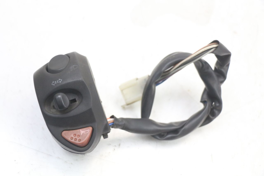 photo de LEFT HANDLEBAR SWITCH PEUGEOT SATELIS 125 (2010 - 2012)