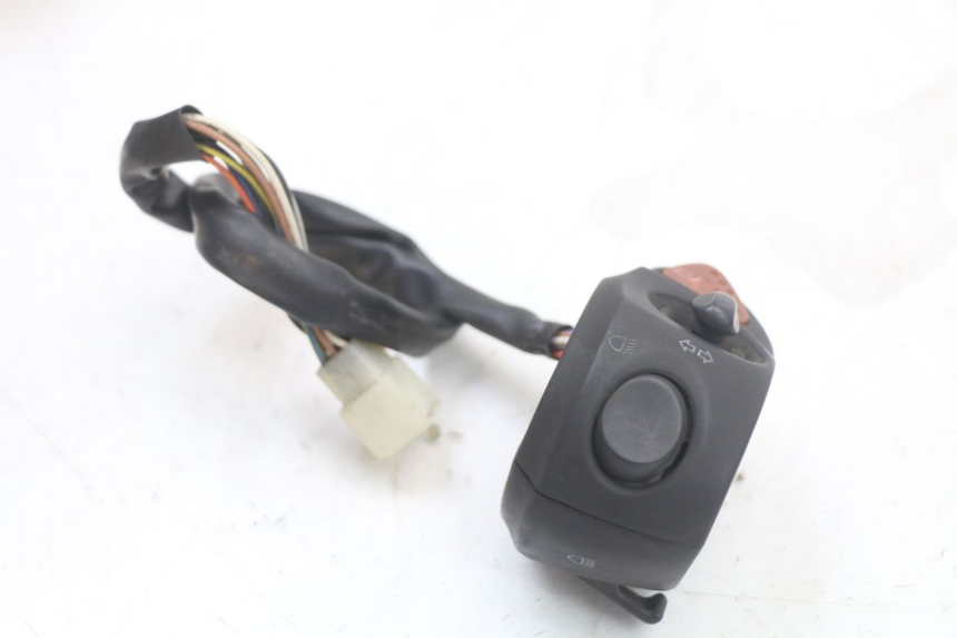 photo de LEFT HANDLEBAR SWITCH PEUGEOT SATELIS 125 (2010 - 2012)