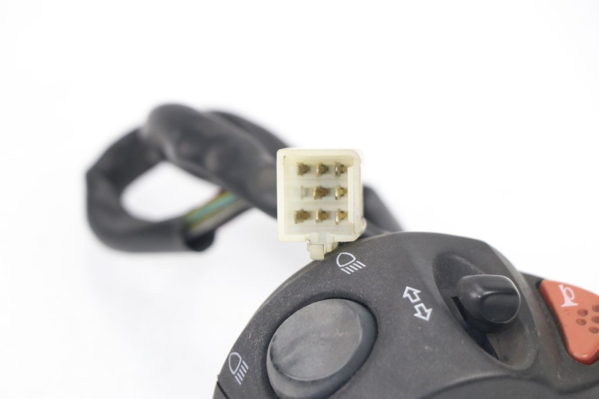 photo de LEFT HANDLEBAR SWITCH PEUGEOT SATELIS 125 (2006 - 2009)