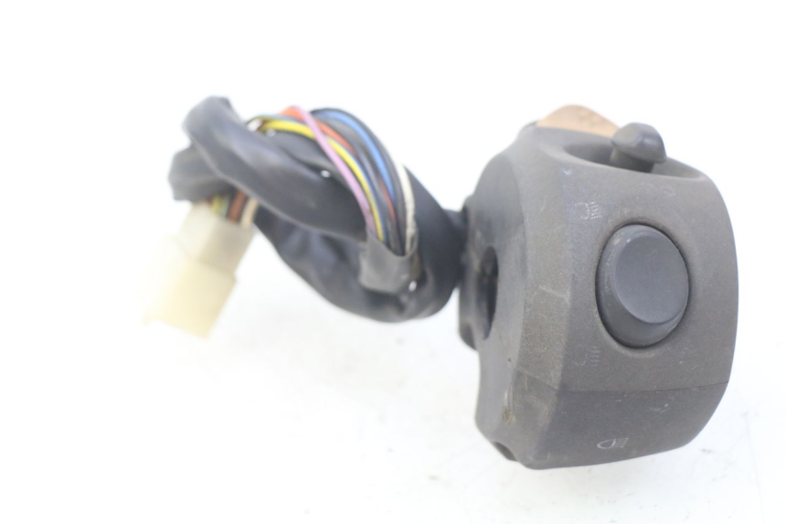 photo de LEFT HANDLEBAR SWITCH PEUGEOT SATELIS COMPRESSOR K15 125 (2006 - 2009)