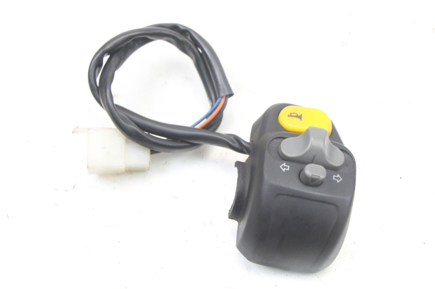 photo de LEFT HANDLEBAR SWITCH PEUGEOT TKR TREKKER FURIOUS 50 (2005 - 2014)