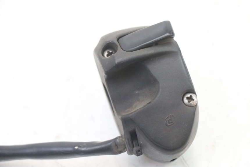 photo de LEFT HANDLEBAR SWITCH PEUGEOT TKR TREKKER FURIOUS 50 (2005 - 2014)