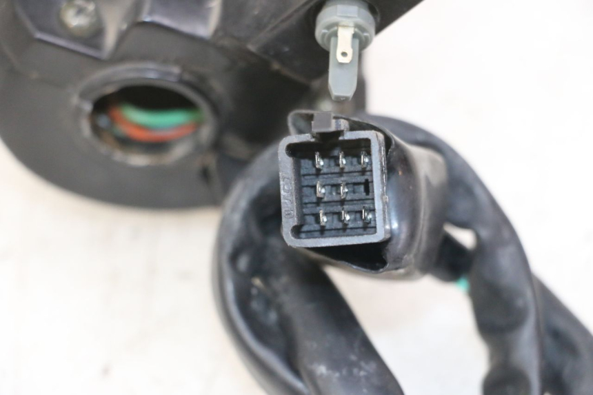 photo de LEFT SWITCH PEUGEOT VIVACITY 125 (2010 - 2017)