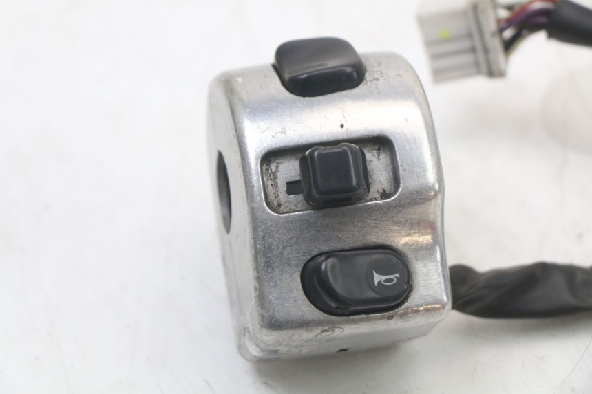 photo de LEFT SWITCH PIAGGIO BEVERLY 125 (1998 - 2005)