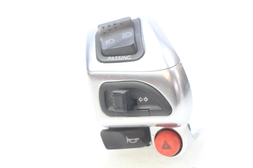 photo de LEFT HANDLEBAR SWITCH PIAGGIO MP3 500 (2011 - 2015)