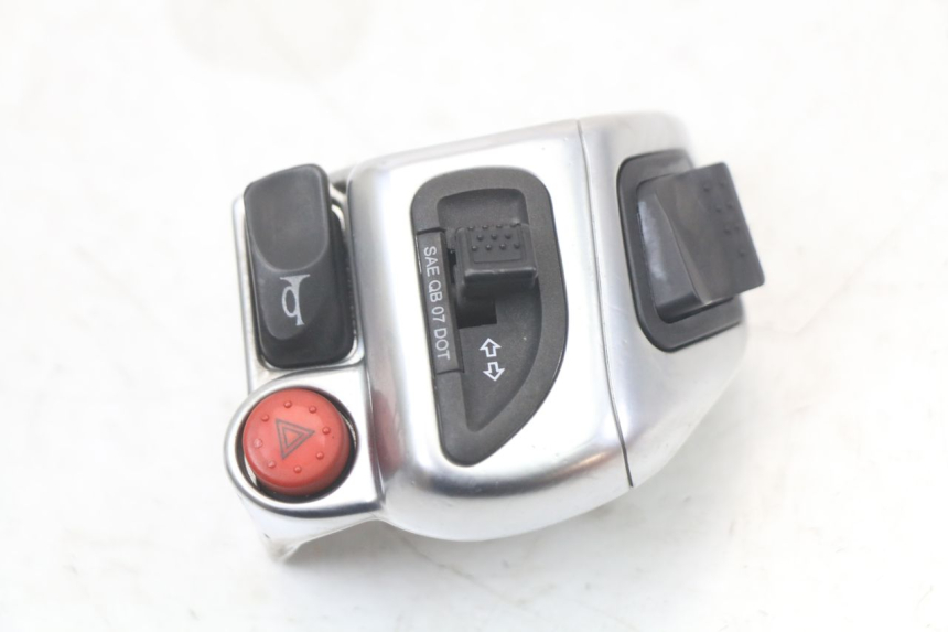 photo de LEFT HANDLEBAR SWITCH PIAGGIO MP3 LT 400 (2007 - 2012)