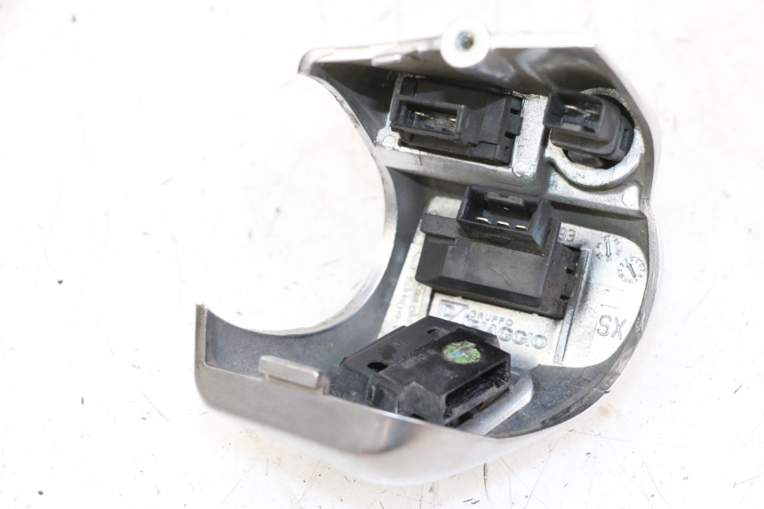 photo de LEFT HANDLEBAR SWITCH PIAGGIO MP3 LT 400 (2007 - 2012)