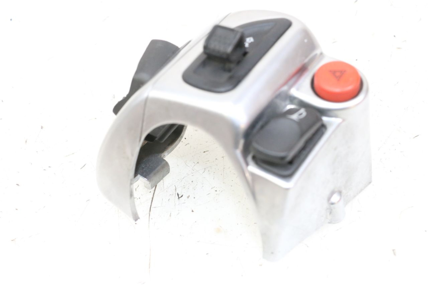 photo de LEFT HANDLEBAR SWITCH PIAGGIO MP3 LT 400 (2007 - 2012)