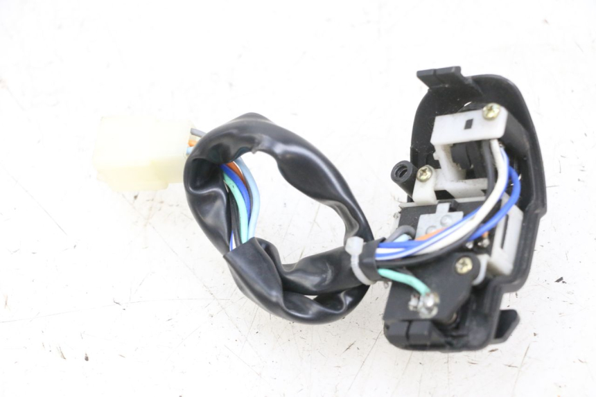 photo de LEFT SWITCH EFUN PUSA 1 - Technical close-up