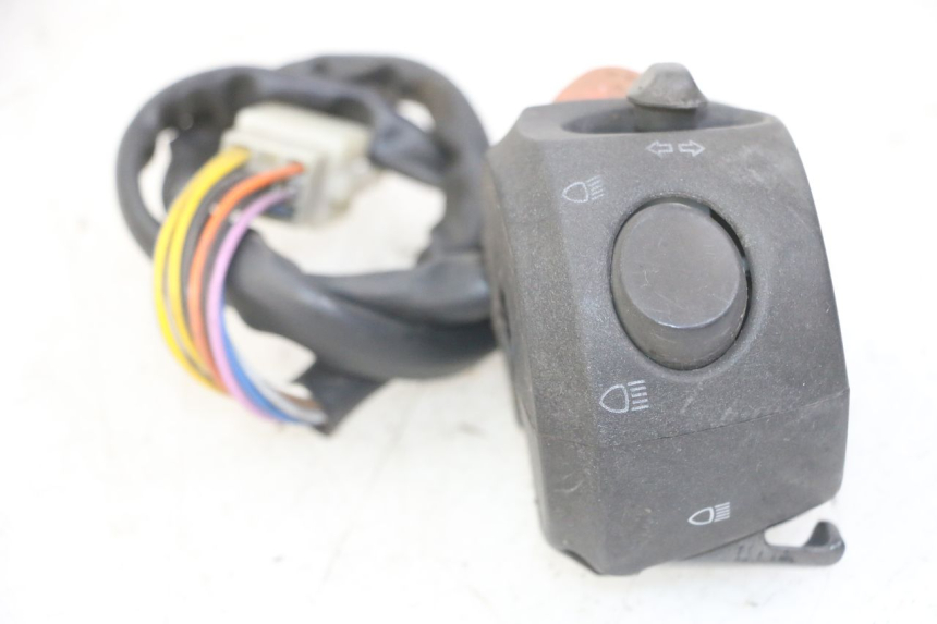 photo de LEFT SWITCH PEUGEOT SATELIS 125 (2013 - 2018)