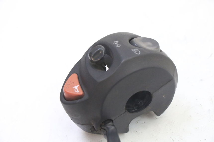 photo de LEFT SWITCH PEUGEOT SATELIS 125 (2013 - 2018)