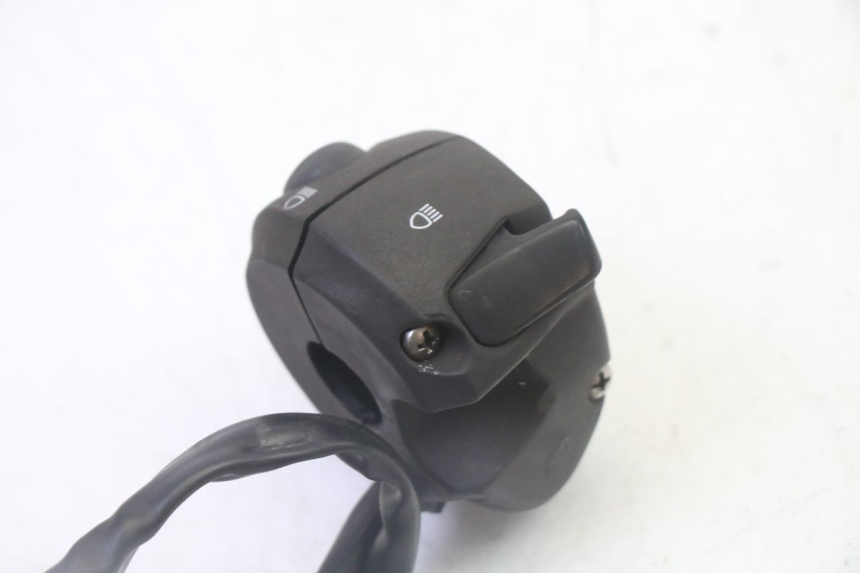 photo de LEFT HANDLEBAR SWITCH PEUGEOT SATELIS 125 (2006 - 2009)