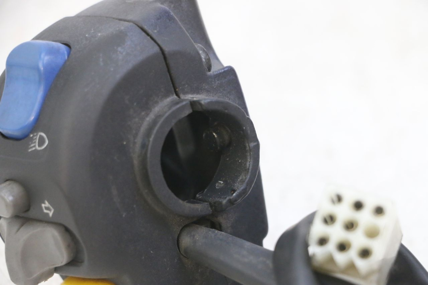 photo de LEFT SWITCH PEUGEOT SPEEDFIGHT 2 LC 50 (2000 - 2009)
