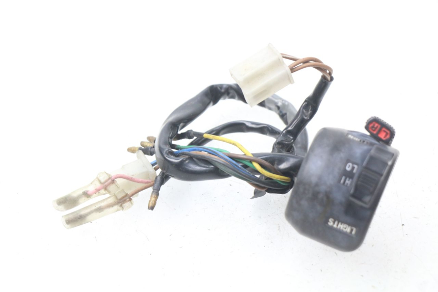 photo de LEFT HANDLEBAR SWITCH YAMAHA SR 125 (1982 - 2003) - Fixing points details