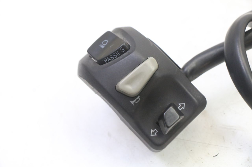 photo de LEFT SWITCH PEUGEOT STREETZONE I 2T 50 (2018 - 2020)