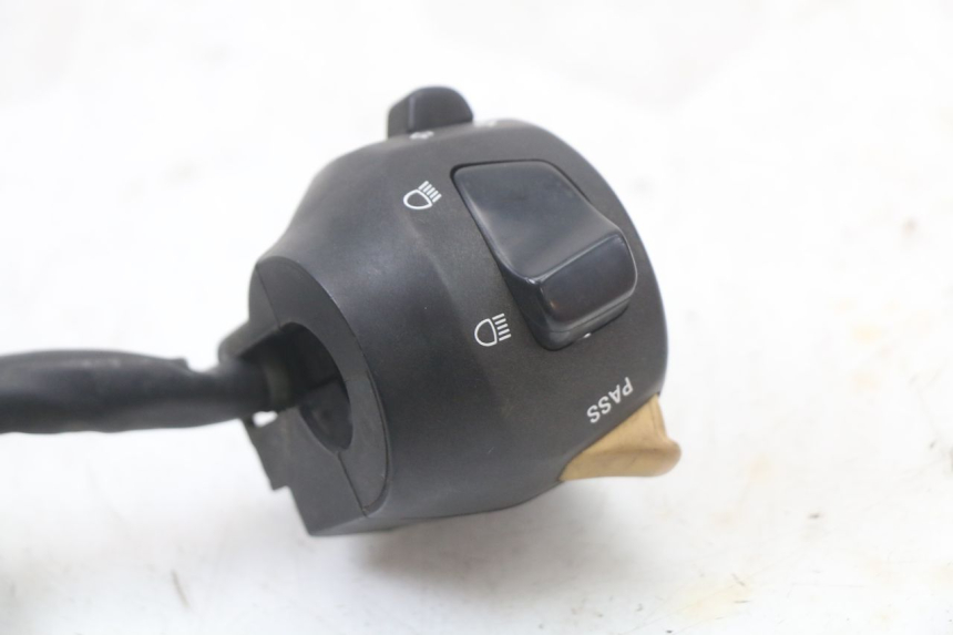 photo de LEFT HANDLEBAR SWITCH SUZUKI BURGMAN 125 (2007 - 2014)