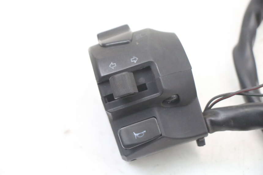 photo de LEFT SWITCH SUZUKI BURGMAN 125 (2018 - 2021)