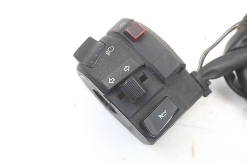 photo de LEFT SWITCH SUZUKI GSR 750 (2011 - 2017)