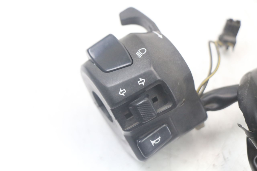 photo de LEFT HANDLEBAR SWITCH SUZUKI SV N 650 (1999 - 2002)