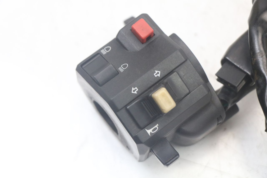 photo de LEFT HANDLEBAR SWITCH TRIUMPH SPEED TRIPLE T301 900 (1994 - 1996)