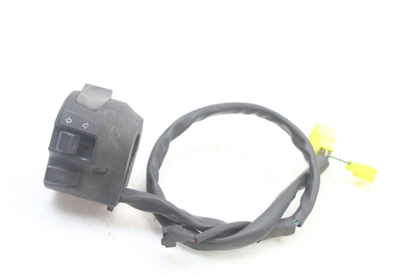 photo de LEFT HANDLEBAR SWITCH SUZUKI UH BURGMAN 125 (2002 - 2006)