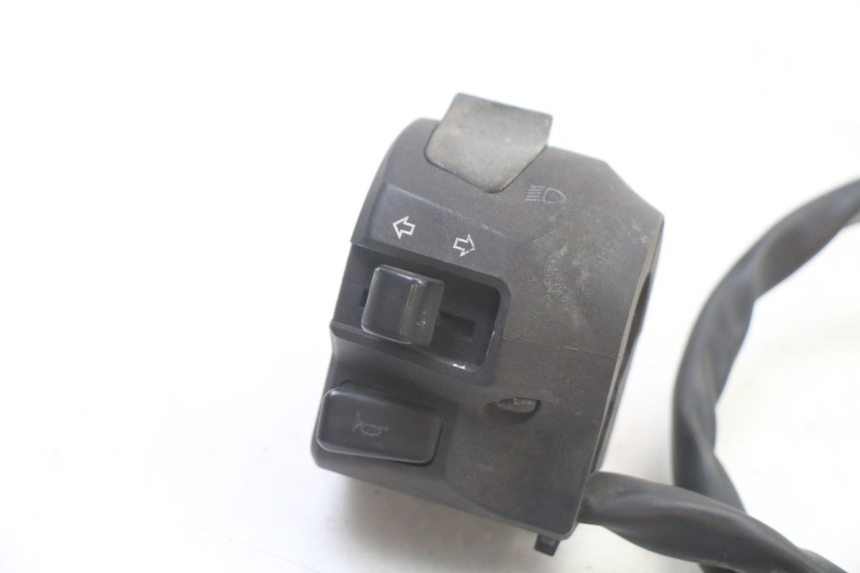 photo de LEFT HANDLEBAR SWITCH SUZUKI UH BURGMAN 125 (2002 - 2006)
