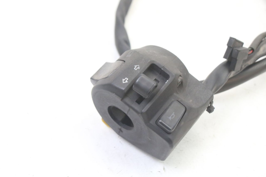 photo de LEFT HANDLEBAR SWITCH SUZUKI UH BURGMAN 125 (2002 - 2006)