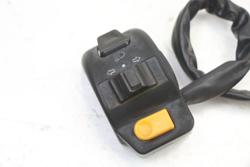 photo de LEFT HANDLEBAR SWITCH UNIVERSAL BIKE ZN50QT-11B 50 (2018 - 2021)