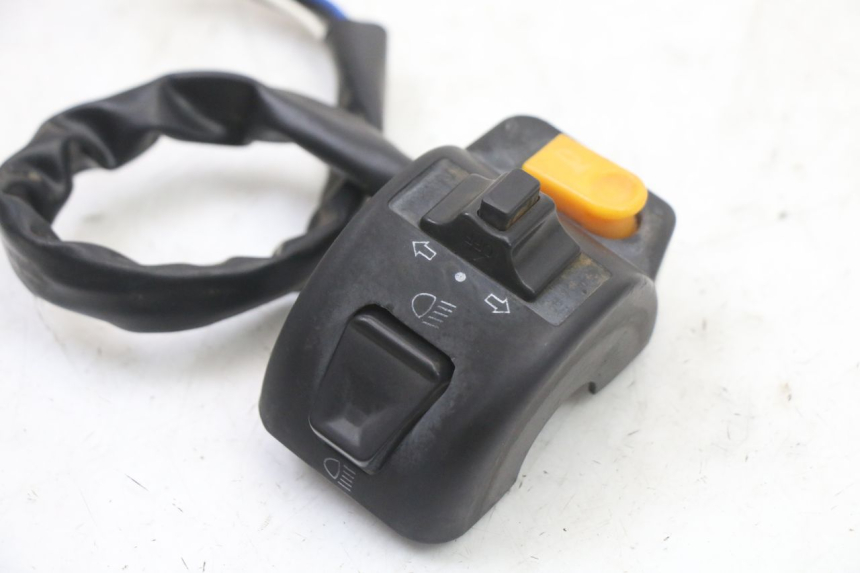photo de LEFT HANDLEBAR SWITCH UNIVERSAL BIKE ZN50QT-11B 50 (2018 - 2021)