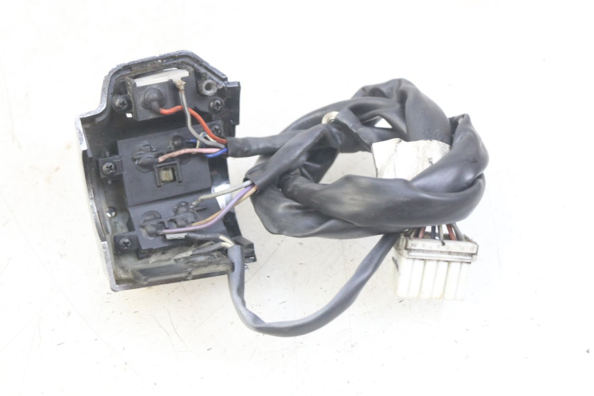 photo de LEFT HANDLEBAR SWITCH PIAGGIO VESPA SPRINT 2T 50 (2014 - 2018)