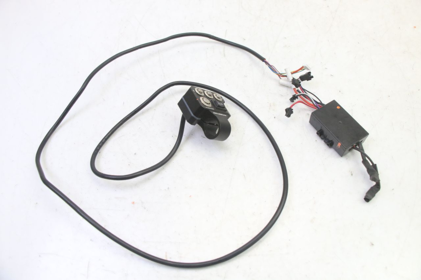 photo de LEFT SWITCH DUALTRON VICTOR LIMITED 1