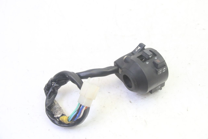 photo de LEFT HANDLEBAR SWITCH DAELIM VJ ROADWIN FI 125 (2008 - 2017) - Zoom on usage condition