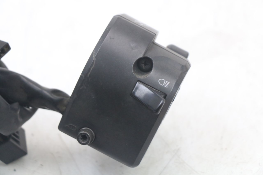 photo de LEFT HANDLEBAR SWITCH YAMAHA FJR ABS 1300 (2006 - 2012)