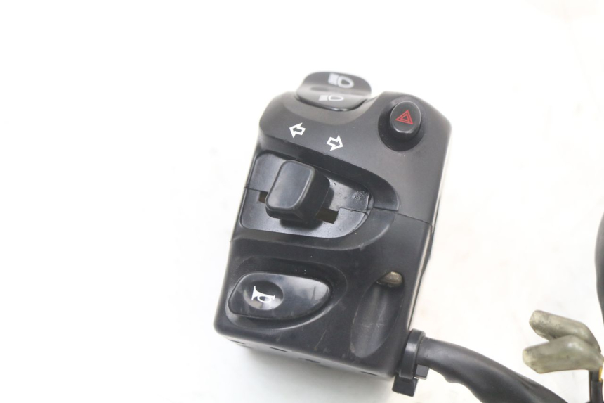 photo de LEFT SWITCH YAMAHA FZ1 FAZER 1000 (2007 - 2009)