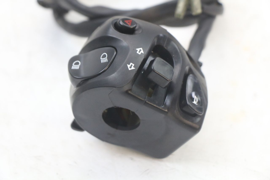 photo de LEFT SWITCH YAMAHA FZ1 FAZER 1000 (2007 - 2009)