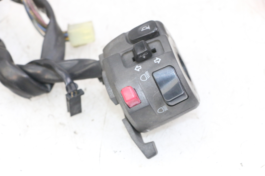 photo de LEFT SWITCH YAMAHA FZS FAZER 600 (2001 - 2003)