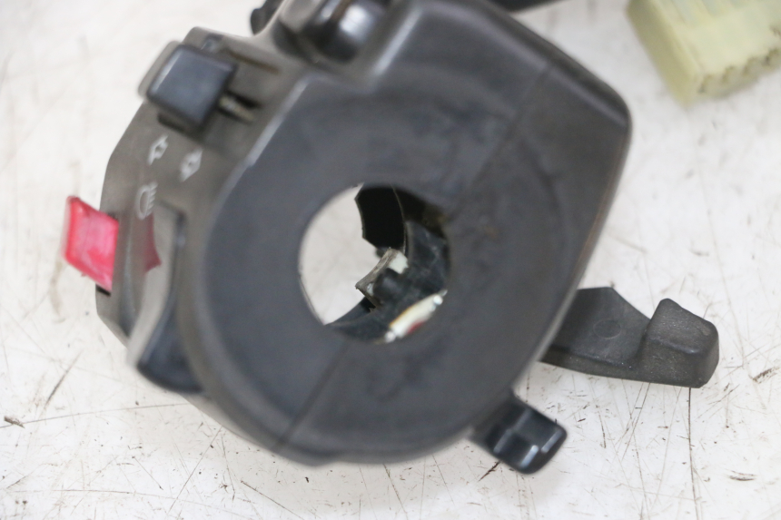 photo de LEFT SWITCH YAMAHA FZS FAZER 600 (2001 - 2003)