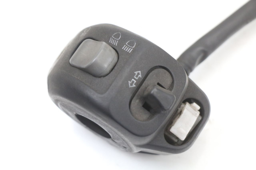 photo de LEFT HANDLEBAR SWITCH YAMAHA YP MAJESTY 125 (2002 - 2006)