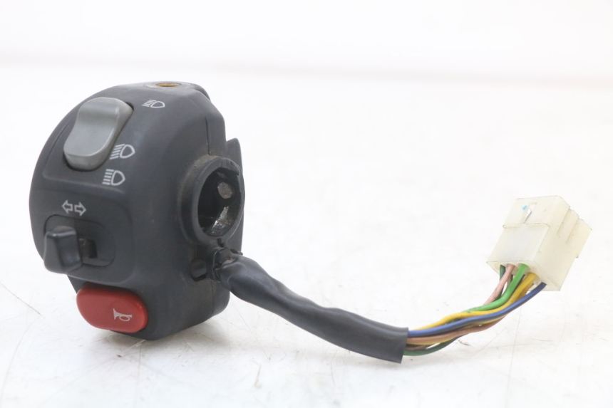 photo de LEFT HANDLEBAR SWITCH YAMAHA YP MAJESTY 125 (2002 - 2006)