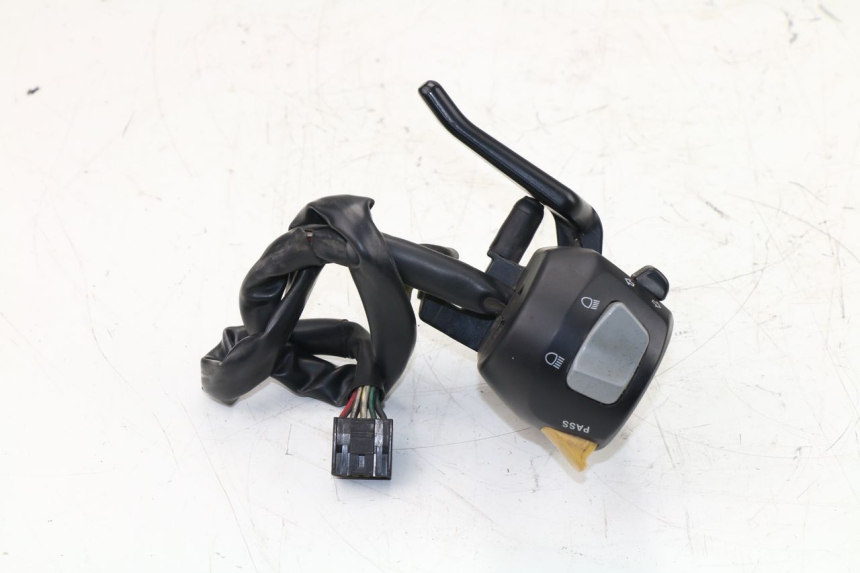 photo de LEFT SWITCH YAMAHA YP MAJESTY 400 (2004 - 2008) - Technical close-up