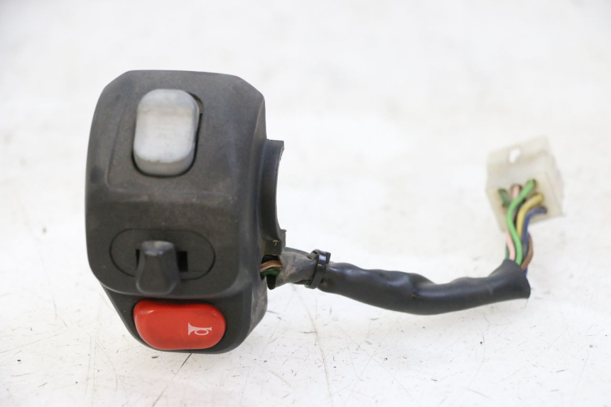 photo de LEFT HANDLEBAR SWITCH YAMAHA YP MAJESTY 125 (2002 - 2006)