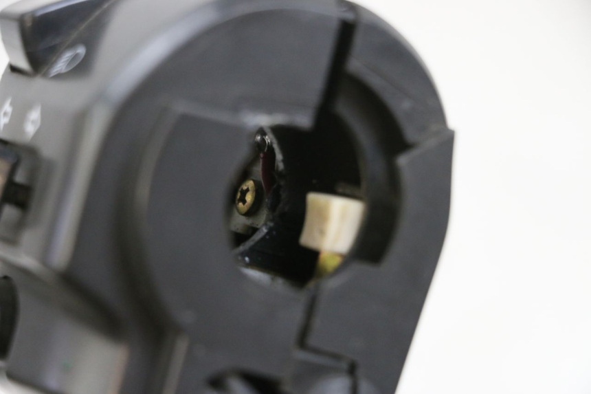 photo de LEFT SWITCH KAWASAKI ZR 7 750 (1999 - 2001) - Component detail