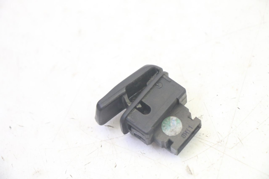 photo de HORN SWITCH PIAGGIO MP3 RL 250 (2007 - 2010) - Zoom on usage condition