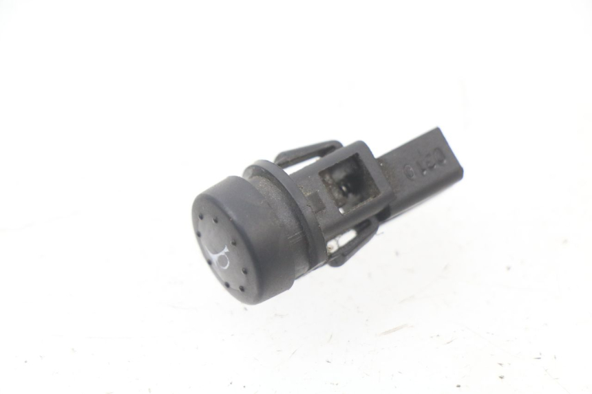 photo de HORN SWITCH PIAGGIO XEVO - X EVO 125 (2007 - 2016)