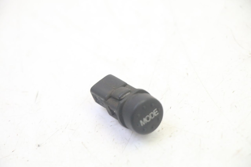 photo de HANDLEBAR SWITCH PIAGGIO MP3 125 (2006 - 2014)