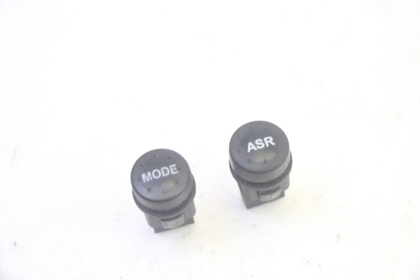 photo de SWITCH PIAGGIO MP3 500 (2016 - 2018) - Main view